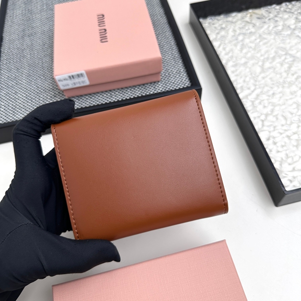 超激安ブランド財布偽物側面デザイン